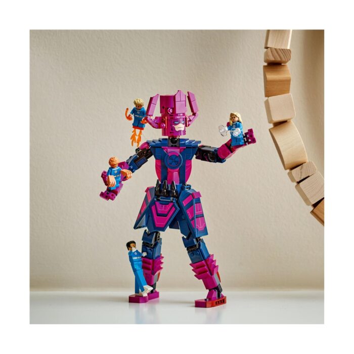 LEGO® Marvel: Fantastic Four Versus Galactus (Building Figures) - Image 4