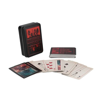 ΤΡΑΠΟΥΛΑ “STRANGER THINGS” PLAYING CARDS IN A TIN